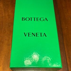 Bottega Veneta high gloss grass green classic boxes tissue for storing sneakers
